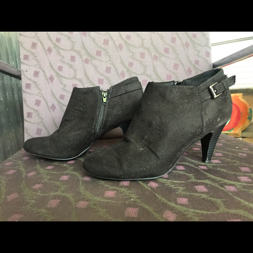 Faux Suede Ankle Zip BootieSize 6
